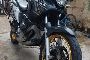 Honda Transalp 700. 2011