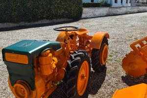 Trattore Pasquali  21 cavalli + attrezzi 