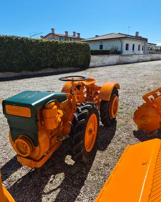 Trattore Pasquali  21 cavalli + attrezzi 