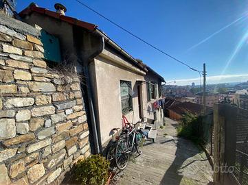 CASA SEMINDIPENDENTE A IMPERIA