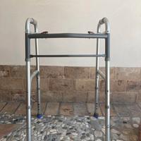 Deambulatore a carrello due ruote