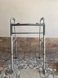 Deambulatore a carrello due ruote