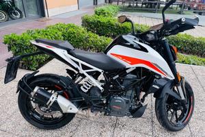 KTM 390 Duke TUTTO INCLUSO ANCHE PASSAGGIO! MIN