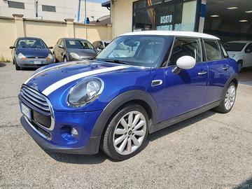 MINI Cooper D 5 porte CAMBIO AUT. NO VINCOLI