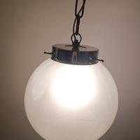 Lampadario sfera vintage vetro opalino e oro