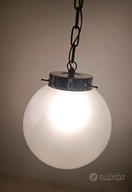 Lampadario sfera vintage vetro opalino e oro