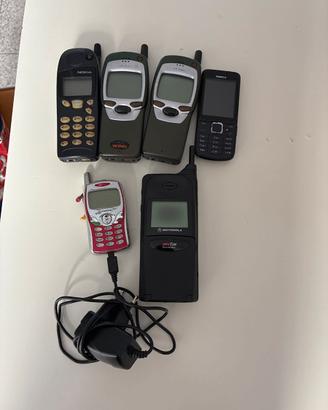 Telefoni cellulari Nokia Motorola