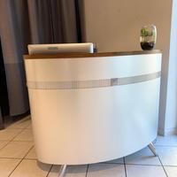 Arredamento negozio parrucchiera