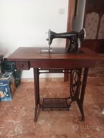 macchina da cucire d'epoca 