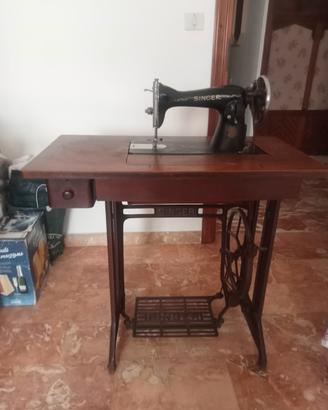 macchina da cucire d'epoca 