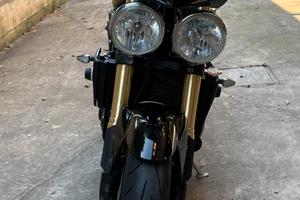 Triumph speed triple 1050