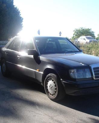 AUTOVETTURA BERLINA