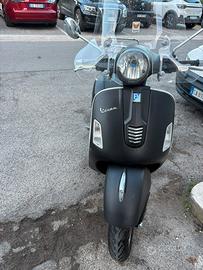 Piaggio Vespa GTS 300
