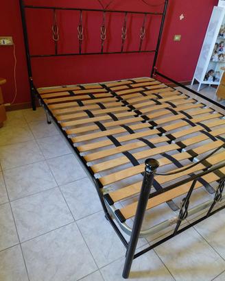 Letto matrimoniale + rete con doghe