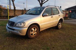 MERCEDES ML270 (W163) Suv 4x4 con 112.000 km reali