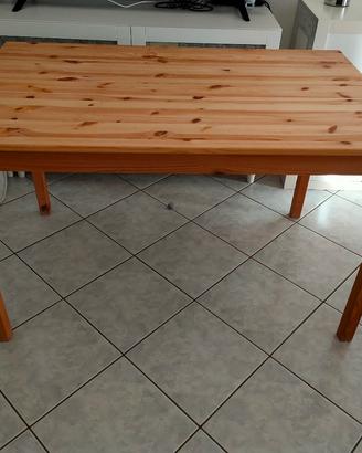 Tavolo in legno Ikea 