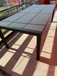 Tavolo esterno