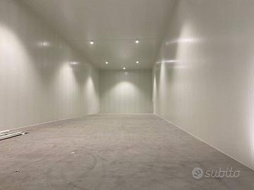 Immobile di 750 m² con 4 locali a Carinaro