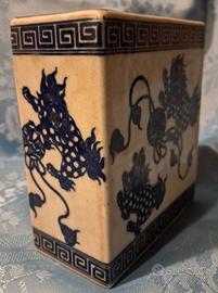 Antico vaso cinese poggiatesta