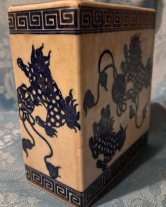Antico vaso cinese poggiatesta