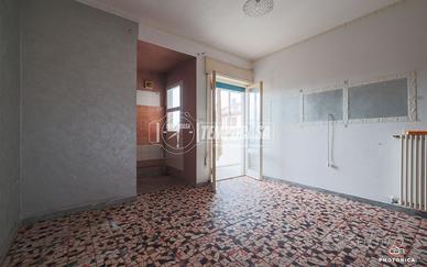 AMPIO BILOCALE NEL CUORE DEL PAESE!!