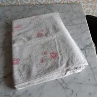 Telo spugna grande bianco a fiori
