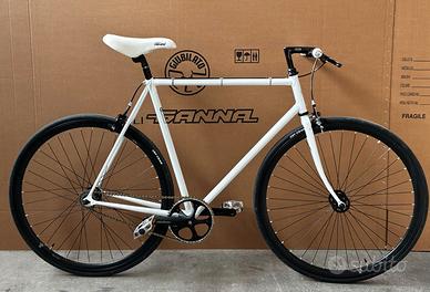 BICICLETTA FIXIE CONTROPEDALE