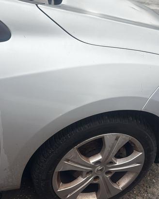 Parafango anteriore dx RENAULT MEGANE III 2011 1.5