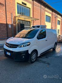 Furgone Frigo Opel Vivaro pari al nuovo