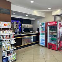 Bar completo di tutto