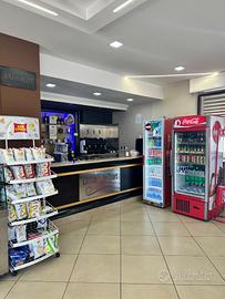 Bar completo di tutto