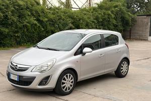 Opel Corsa 1.2 5 porte Cosmo