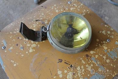 faro giallo del trattore zetor, anni 60