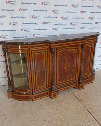 Credenza Vittoriana in stile
