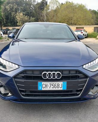 Audi A4 40 TDI S tronic line edition
