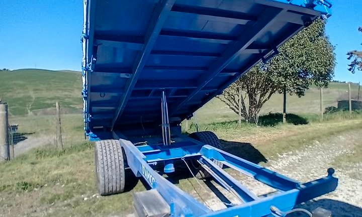 Rimorchio D'Amico trilaterale 60 ql