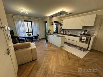 Appartamento di 100 m² con 4 locali e box auto dop