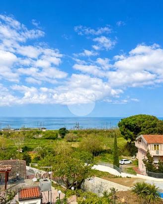 4 LOCALI A PAOLA