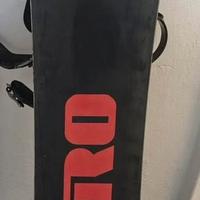 Tavola snowboard, scarponi e borsa