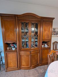 Mobile in legno massello con vetrina 