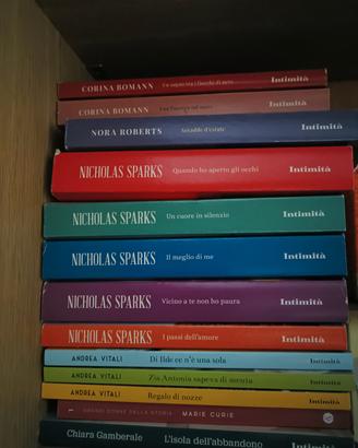Libri Usciti in edicola Intimità anche singolarmen