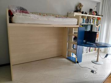 Letto a castello + scrivania/libreria integrata