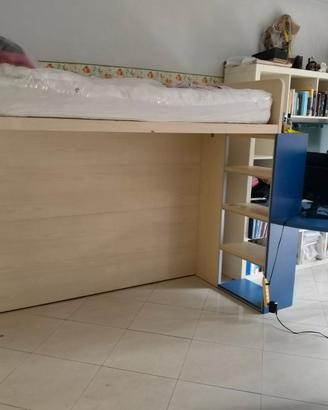 Letto a castello + scrivania/libreria integrata