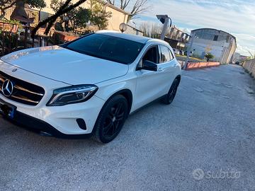 Mercedes GLA