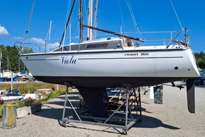 Barca a vela COMET 800 lago Maggiore