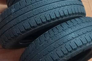 4 MICHELIN AGILIS 215/70/15