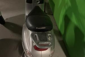 Vespa piaggio ET4 150