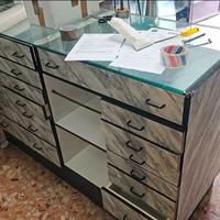 Mobilia per casa o negozio