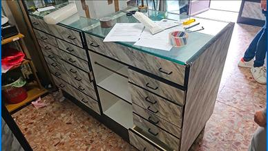 Mobilia per casa o negozio