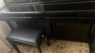 Pianoforte Rieger -kloss nero lucido + sgabello